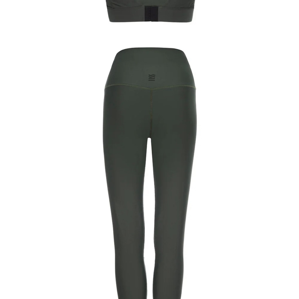 Vetchy Soho workout set - Picture 4 of 8